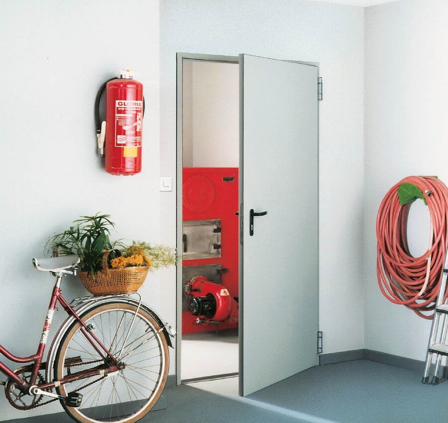 PORTES COUPE FEU, PHONIQUES, PALIÈRES, ANTI-EFFRACTIONS ET TRAPPES TECHNIQUES